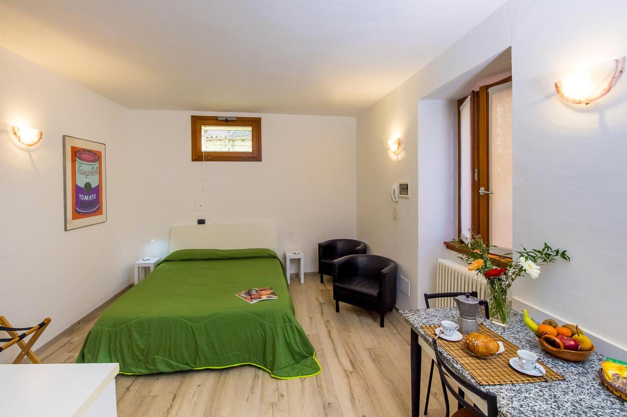 Апартаменты Il Borgo Monolocali Белладжо Экстерьер фото